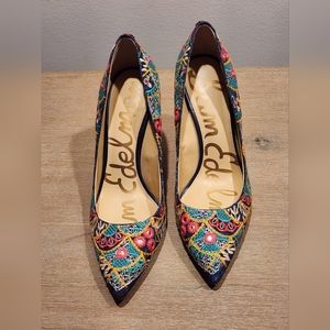 Gorgeous paisley Sam Edelman Heels 👠